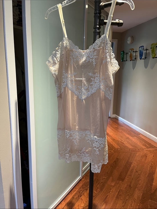 Wacoal Other - Wacoal Nude Chemise with White Lace Trim